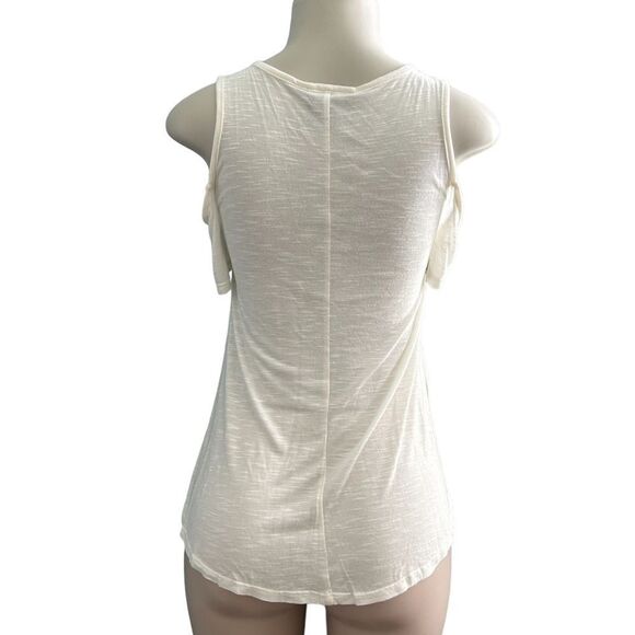 By & By Sheer Lace Front Overlay Ivory Cold Shoulder Short Sleeve Top Size XS - Picture 4 of 6